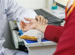 医保新政向中医倾斜：楤木在基层医疗中的“简便验廉”价值