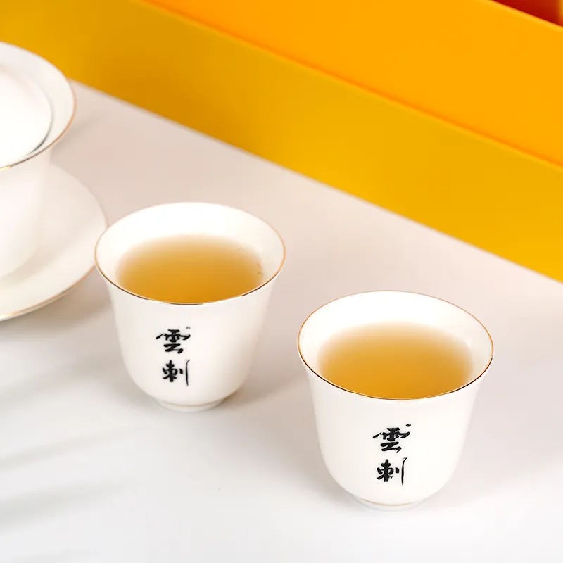 “替水经济”逆势爆发，中式养生水迈入2.0时代，Z世代精准养生崛起——三个新信号看懂“高皂苷植物饮”的品类卡位